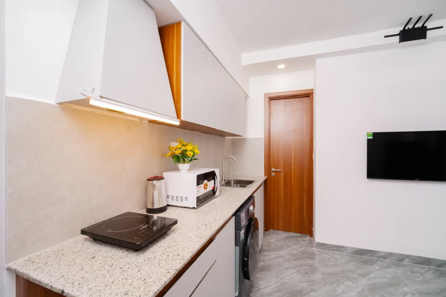 1 bed with rear balcony